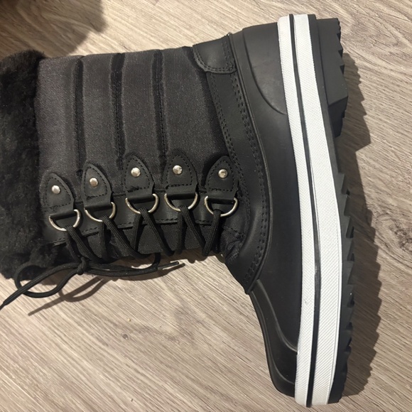 Brand new Women’s Snow boots - Picture 3 of 6